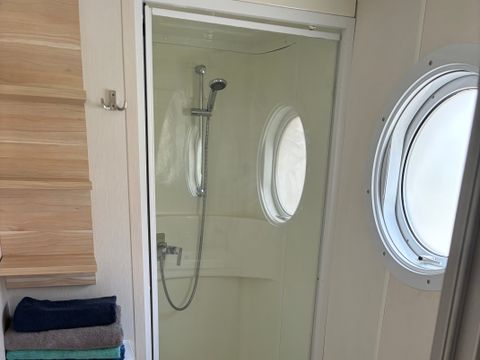 BUNGALOW 2 personnes - 15-Bungalow Grand Marais 32m2 (2ch - 2/6pers.) + Jaccuzzi + Lits faits + serviette + kit boisson - prix pour 2 personnes
