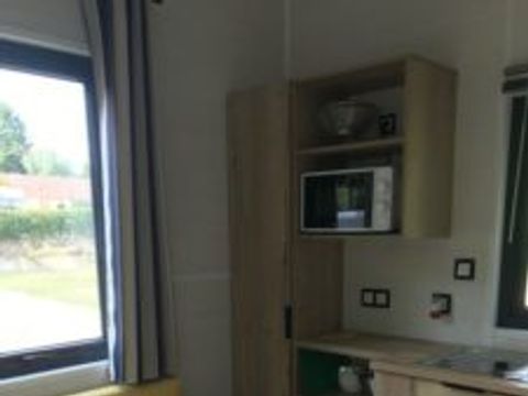 HÉBERGEMENT INSOLITE 2 personnes - 16-Tiny House 17m2 (2ch - 1/4 pers.) + Jaccuzzi + Lits faits + serviette + kit boisson + TV + clim - prix pour 2 personnes
