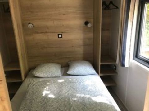 HÉBERGEMENT INSOLITE 2 personnes - 16-Tiny House 17m2 (2ch - 1/4 pers.) + Jaccuzzi + Lits faits + serviette + kit boisson + TV + clim - prix pour 2 personnes