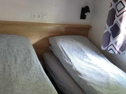 Tente en toile et en bois 2 personnes - 21-Lodge de Luxe + jacuzzi plein air+ lits faits + serviettes + kit boissons chaudes - prix pour 2 personnes