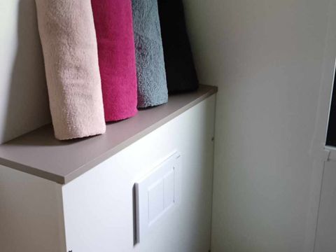 TENTE TOILE ET BOIS 2 personnes - 21-Lodge de Luxe + jacuzzi plein air+ lits faits + serviettes + kit boissons chaudes - prix pour 2 personnes