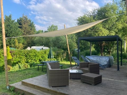 TENTE TOILE ET BOIS 2 personnes - 21-Lodge de Luxe + jacuzzi plein air+ lits faits + serviettes + kit boissons chaudes - prix pour 2 personnes