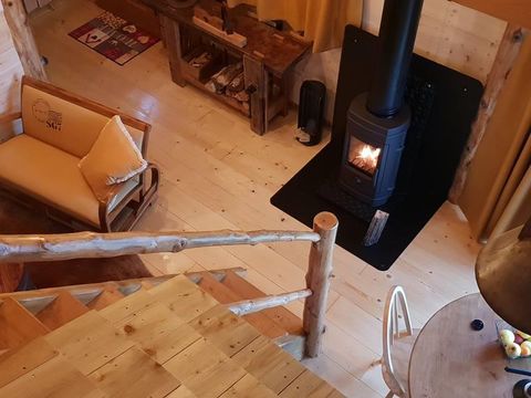 Hébergement 2 personnes - Cabane de L'orpailleur (poêle bois, baignoire, douche)