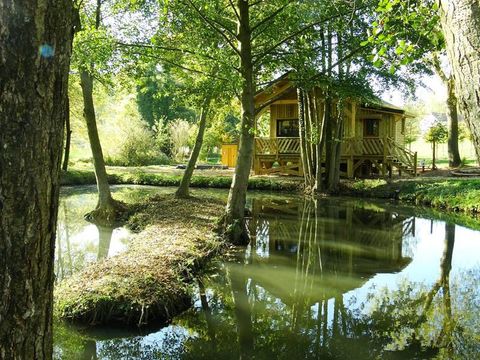 Hébergement 2 personnes - Cabane de L'orpailleur (poêle bois, baignoire, douche)