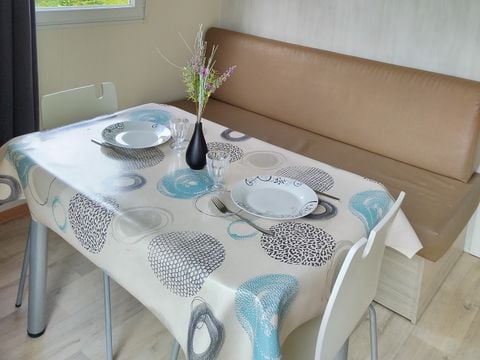 MOBILHOME 4 personnes - Confort TV - 1 chambre + terrasse semi couverte -