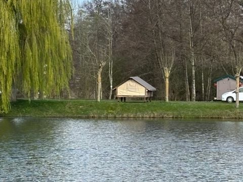 Tente en toile et en bois 2 personnes - CAMPANNA BORD D'ETANG
