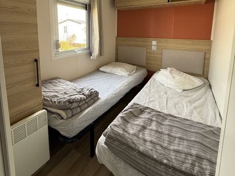 MOBILHOME 6 personnes - Mobil-home n°75 3 chambres 2 salles de bain