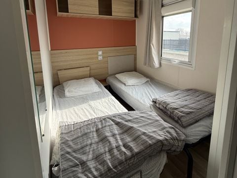 MOBILHOME 6 personnes - Mobil-home n°75 3 chambres 2 salles de bain