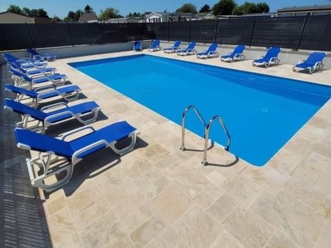 MOBILHOME 6 personnes - Mobil-home n°108, 5 lits, piscine, mer à 10min