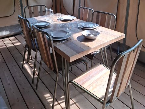 Tente en toile et en bois 5 personnes - LODGE LE CAREX Parcelle 16- 2 chambres 5 couchages