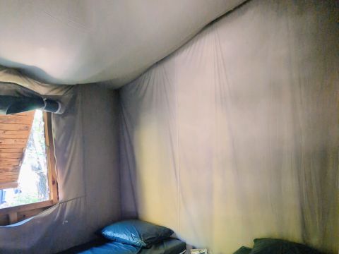 Tente en toile et en bois 4 personnes - Cabane Lodge sur Pilotis Confort 27m² - 2 chambres + terrasse couverte