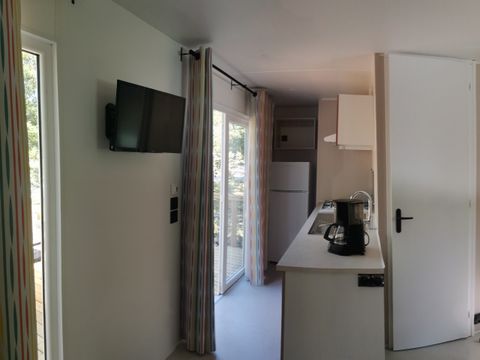 MOBILHOME 4 personnes - Standard 26m² - 2 chambres + Terrasse + TV + Clim