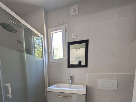 Mobilhome 6 personnes - Cottage Confort 35m² - 2 chambres + Terrasse + TV
