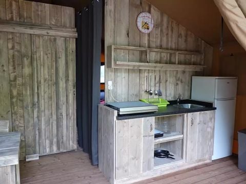 Tente en toile et en bois 4 personnes - Safari Confort 27m² - 2 chambres + terrasse couverte