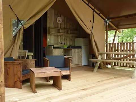 Tente en toile et en bois 4 personnes - Safari Confort 27m² - 2 chambres + terrasse couverte