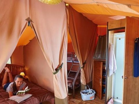 TENTE TOILE ET BOIS 5 personnes - Tente Lodge Victoria 30 m² avec salle de bain - terrasse couverte 5 pers