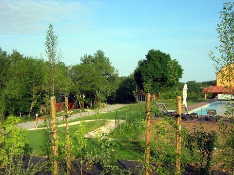 HÉBERGEMENT INSOLITE 2 personnes - Yourte moderne 2 personnes inclus possible 4 personnes en supplément auprès du camping