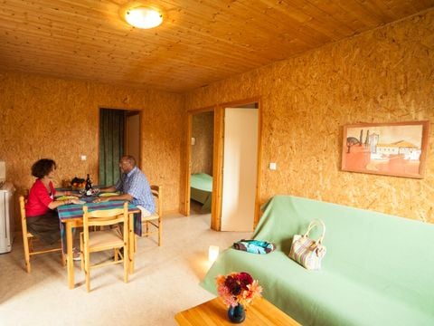 CHALET 6 personnes - Chalet standard PMR (personne à mobilité réduite) 39m² -  2 chambres / terrasse couverte