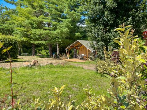 TENTE TOILE ET BOIS 5 personnes - Ecolodge - 40 m2 - 2 chambres