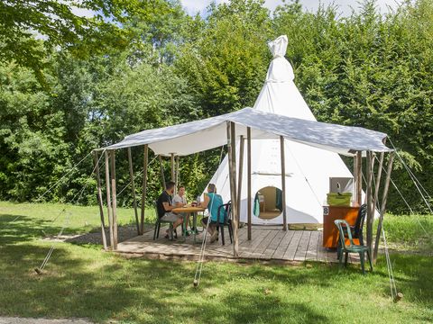 HÉBERGEMENT INSOLITE 8 personnes - Tipi samedi (sans sanitaires)