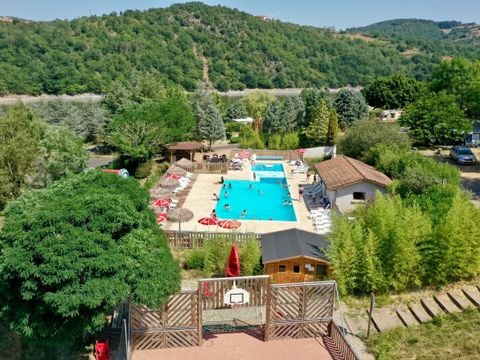 Emplacement - Emplacement + éléctricité + voiture + tente / caravane ou camping-car 2 pers