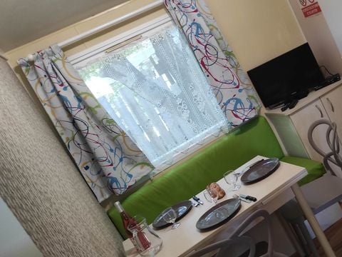 MOBILHOME 4 personnes - 2 chambres avec télévision