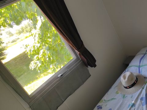 MOBILHOME 5 personnes - 25 m2 / 2chambres - Terrasse couverte TV