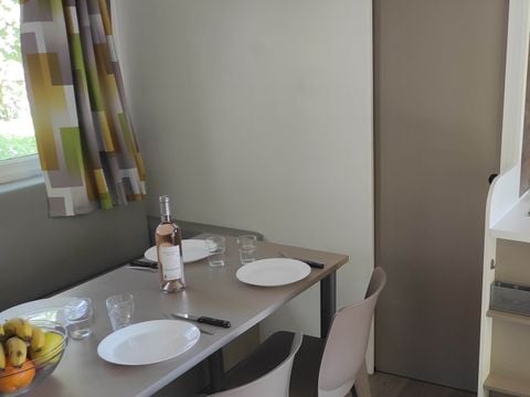 MOBILHOME 5 personnes - 25 m2 / 2chambres - Terrasse couverte TV