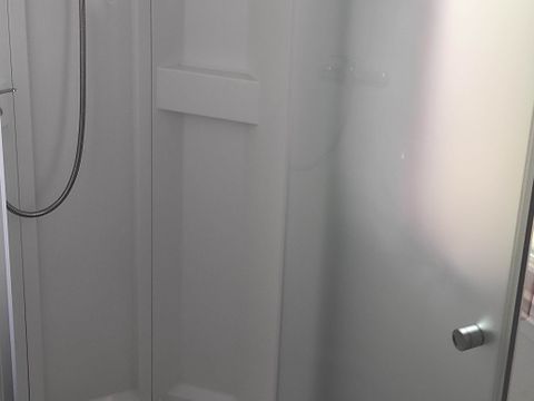 MOBILHOME 5 personnes - 25 m2 / 2chambres - Terrasse couverte TV