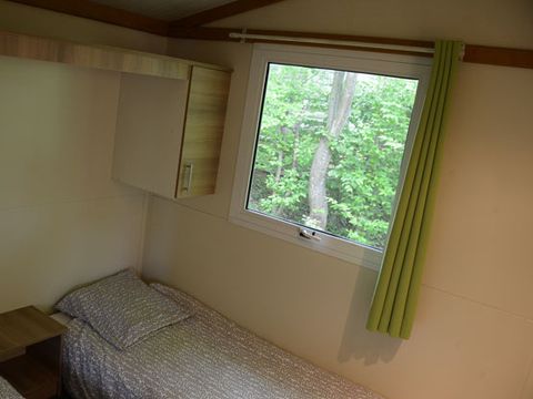 CHALET 6 personnes - Chalet  climatisé / 32m2 / 3 chambres / TV / Terrasse couverte 12 m²