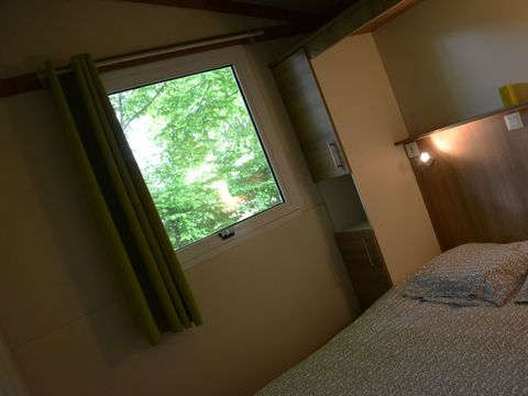 CHALET 6 personnes - Chalet  climatisé / 32m2 / 3 chambres / TV / Terrasse couverte 12 m²