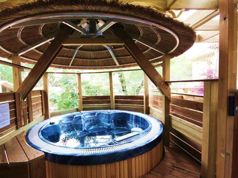 MOBILHOME 4 personnes - Mobil-home Provence Sérénité 25 m² - Jacuzzi privatif - 3 pièces - 2 chambres - Climatisation