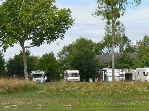 Aire d'accueil des campings cars de Bouchemaine - Camping Maine-et-Loire
