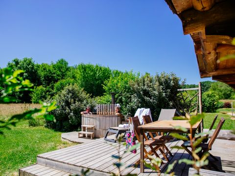HÉBERGEMENT INSOLITE 2 personnes - Cabane de Trappeur avec spa