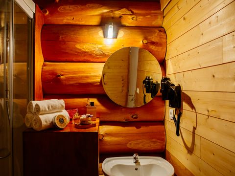 HÉBERGEMENT INSOLITE 2 personnes - Cabane de Trappeur avec spa