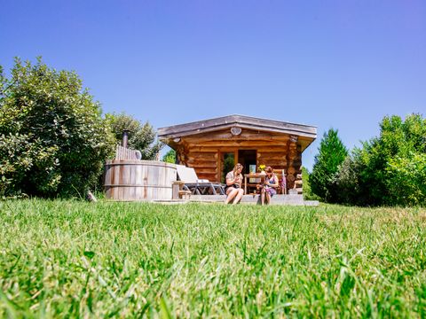 HÉBERGEMENT INSOLITE 2 personnes - Cabane de Trappeur avec spa