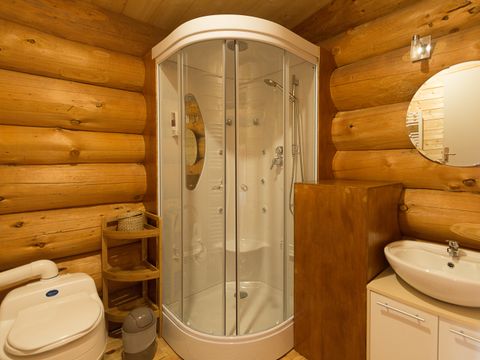 HÉBERGEMENT INSOLITE 2 personnes - Cabane de Trappeur avec spa