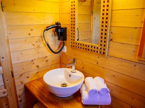 HÉBERGEMENT INSOLITE 2 personnes - Cabane - Temple perché avec spa