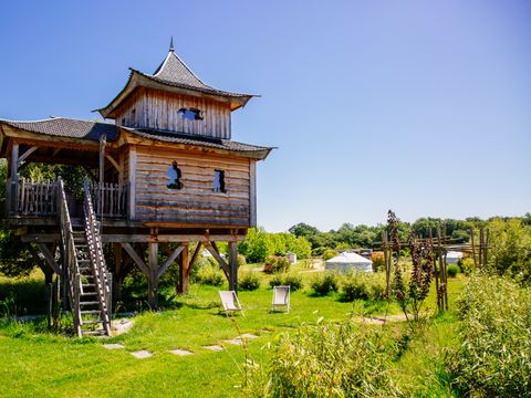 HÉBERGEMENT INSOLITE 2 personnes - Cabane - Temple perché avec spa