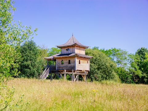 HÉBERGEMENT INSOLITE 2 personnes - Cabane - Temple perché avec spa
