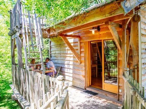 HÉBERGEMENT INSOLITE 2 personnes - Cabane dans les arbres - Palombière