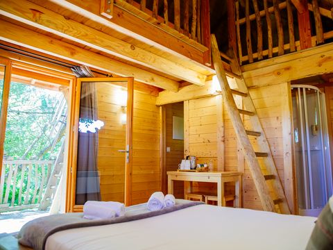 HÉBERGEMENT INSOLITE 2 personnes - Cabane dans les arbres - Palombière