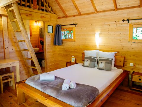 HÉBERGEMENT INSOLITE 2 personnes - Cabane dans les arbres - Palombière