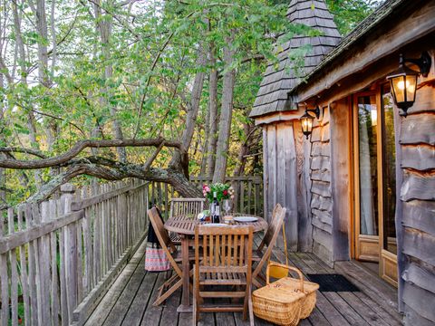 HÉBERGEMENT INSOLITE 2 personnes - Château dans les arbres