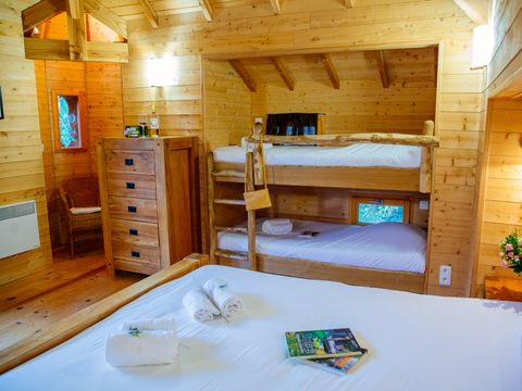 HÉBERGEMENT INSOLITE 2 personnes - Château dans les arbres