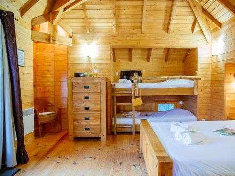 HÉBERGEMENT INSOLITE 2 personnes - Château dans les arbres