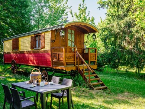 HÉBERGEMENT INSOLITE 2 personnes - Roulotte Tzigane