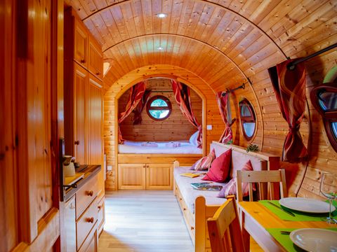HÉBERGEMENT INSOLITE 2 personnes - Roulotte avec spa