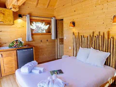 HÉBERGEMENT INSOLITE 2 personnes - Cabane indonésienne avec spa