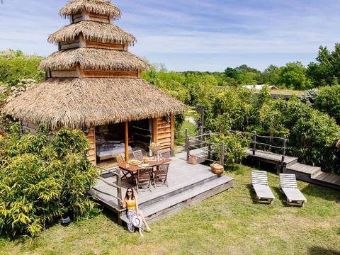 HÉBERGEMENT INSOLITE 2 personnes - Cabane indonésienne avec spa